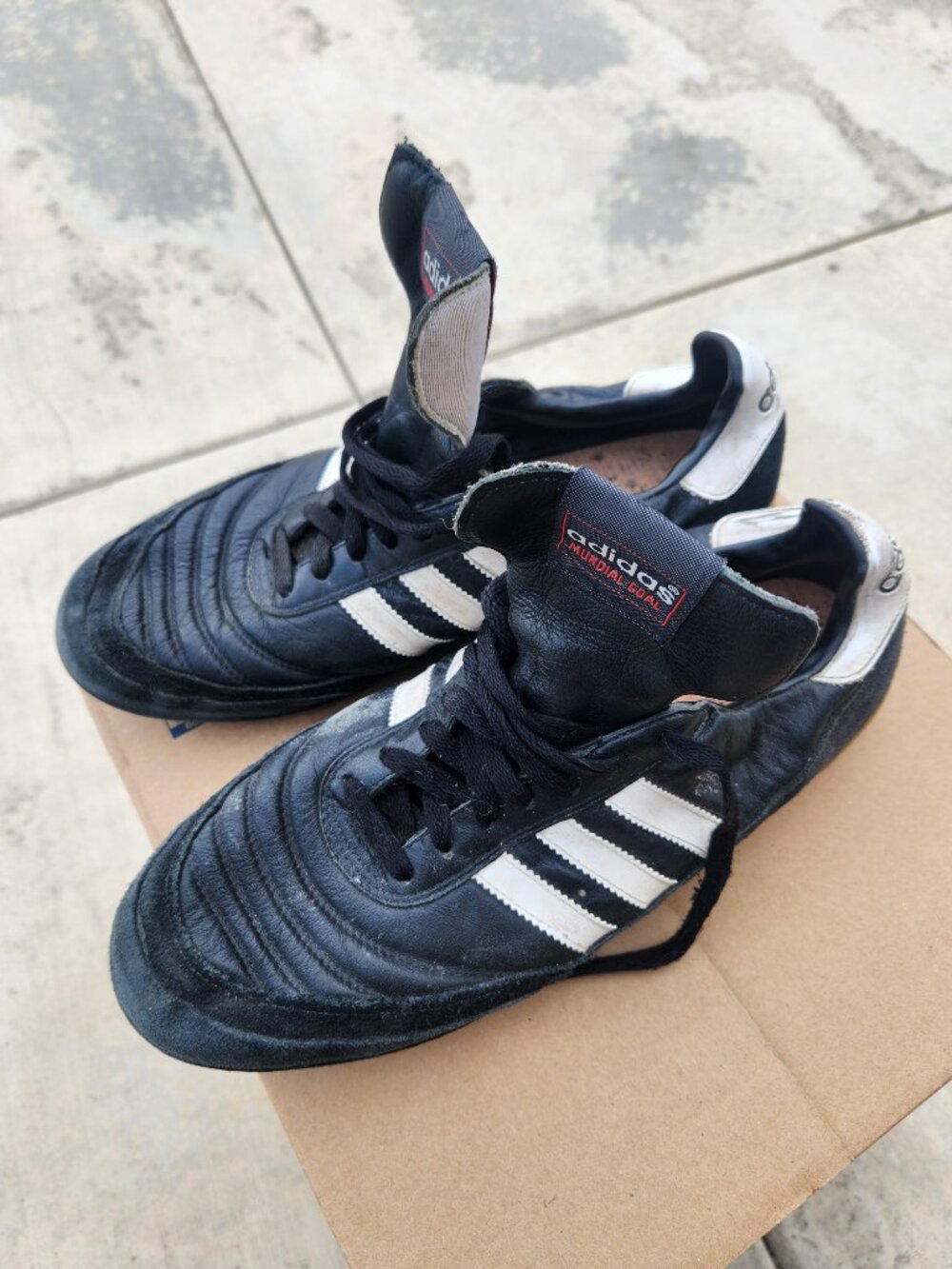 ADIDAS Mundial Goal Indoor Soccer Shoes Black Leather Men's Size 11 - Picture 3 of 12